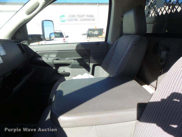 image for item DA3325 2009 Dodge Ram 5500 bucket truck