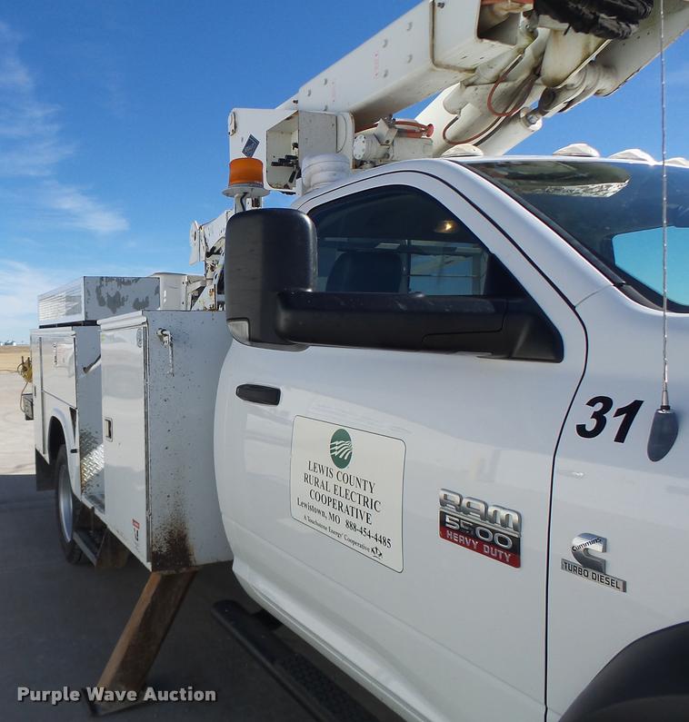 image for item DA3326 2011 Dodge Ram 5500 bucket truck