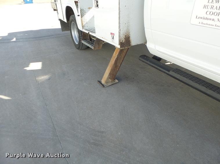 image for item DA3326 2011 Dodge Ram 5500 bucket truck