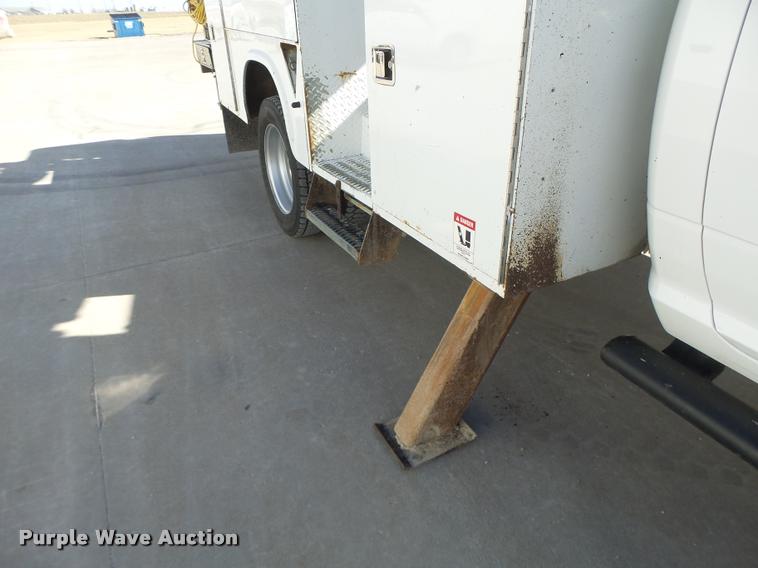 image for item DA3326 2011 Dodge Ram 5500 bucket truck