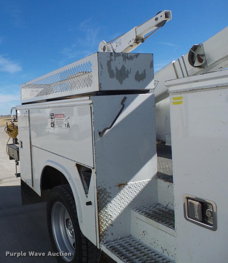 image for item DA3326 2011 Dodge Ram 5500 bucket truck