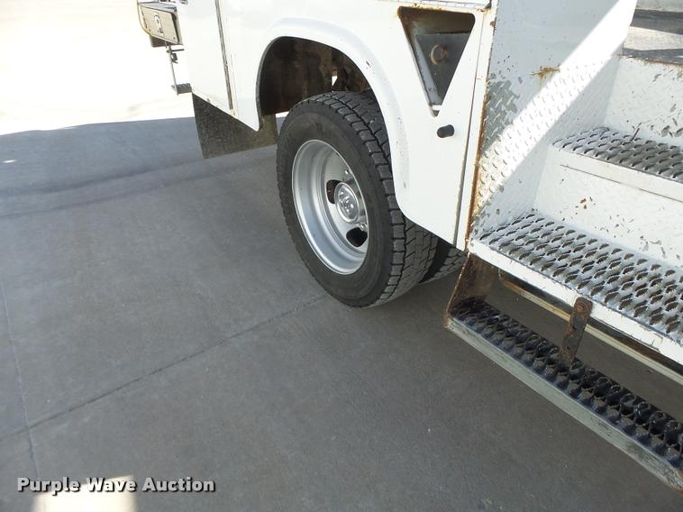 image for item DA3326 2011 Dodge Ram 5500 bucket truck