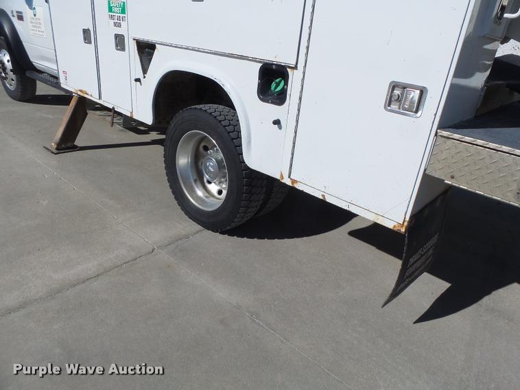 image for item DA3326 2011 Dodge Ram 5500 bucket truck