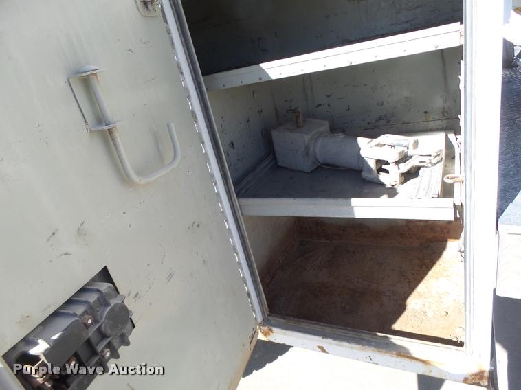 image for item DA3326 2011 Dodge Ram 5500 bucket truck