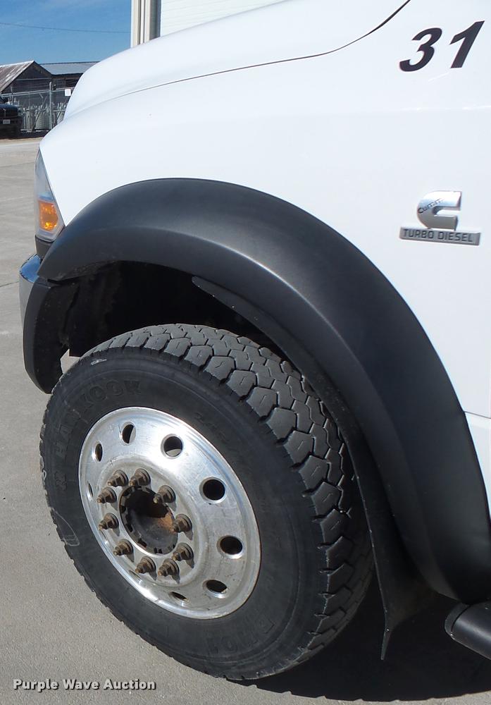 image for item DA3326 2011 Dodge Ram 5500 bucket truck