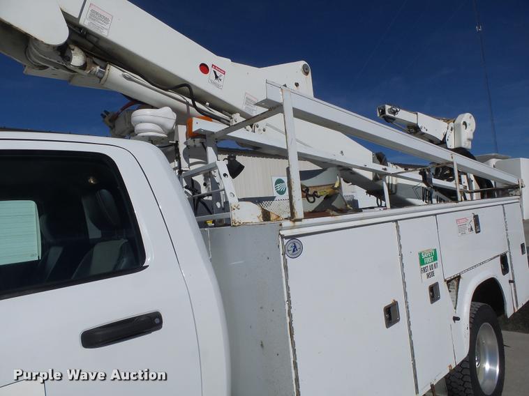 image for item DA3326 2011 Dodge Ram 5500 bucket truck