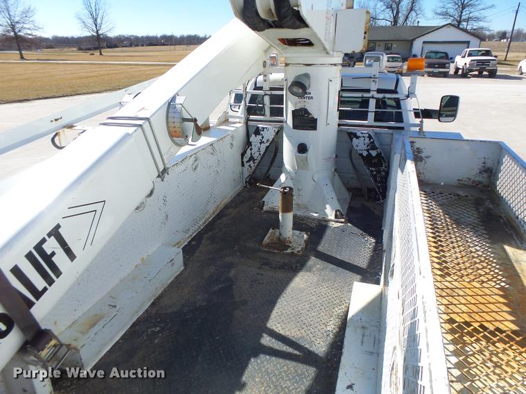 image for item DA3326 2011 Dodge Ram 5500 bucket truck