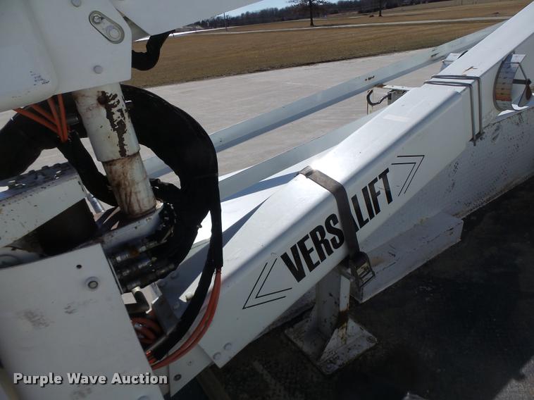 image for item DA3326 2011 Dodge Ram 5500 bucket truck