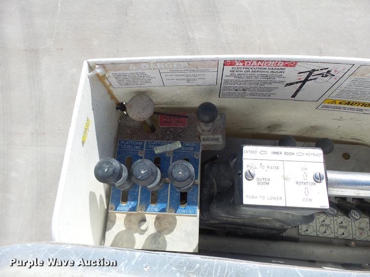 image for item DA3326 2011 Dodge Ram 5500 bucket truck