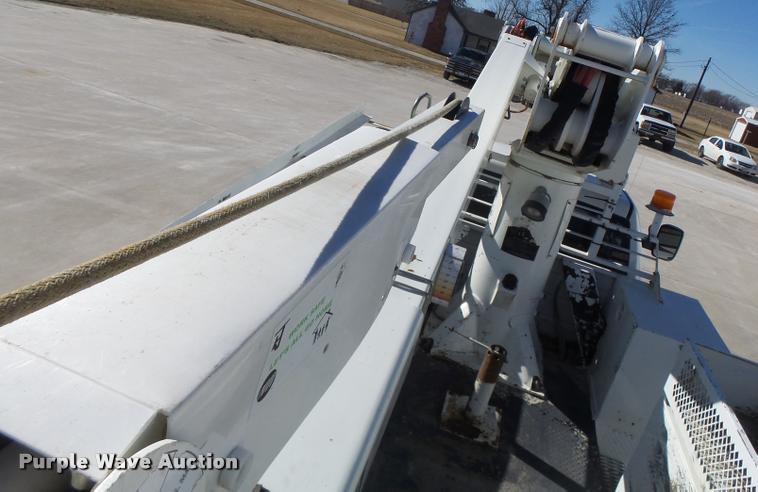 image for item DA3326 2011 Dodge Ram 5500 bucket truck