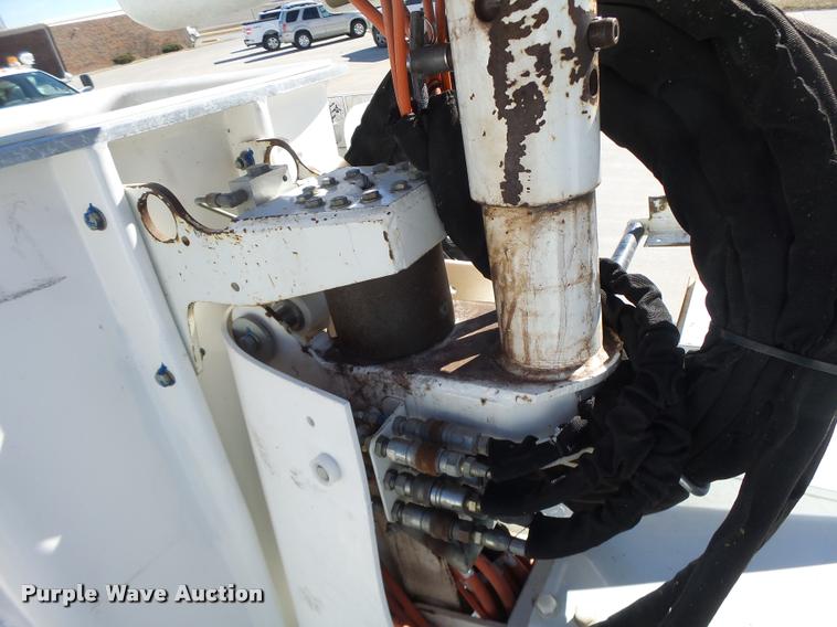 image for item DA3326 2011 Dodge Ram 5500 bucket truck