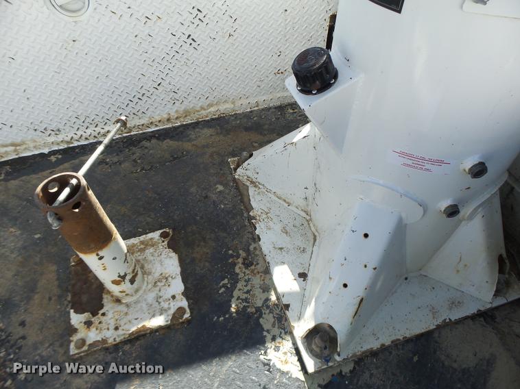 image for item DA3326 2011 Dodge Ram 5500 bucket truck