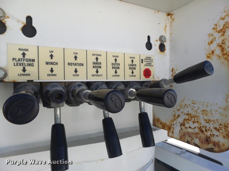 image for item DA3326 2011 Dodge Ram 5500 bucket truck