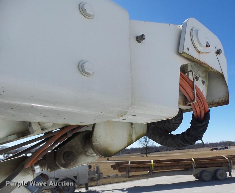 image for item DA3326 2011 Dodge Ram 5500 bucket truck