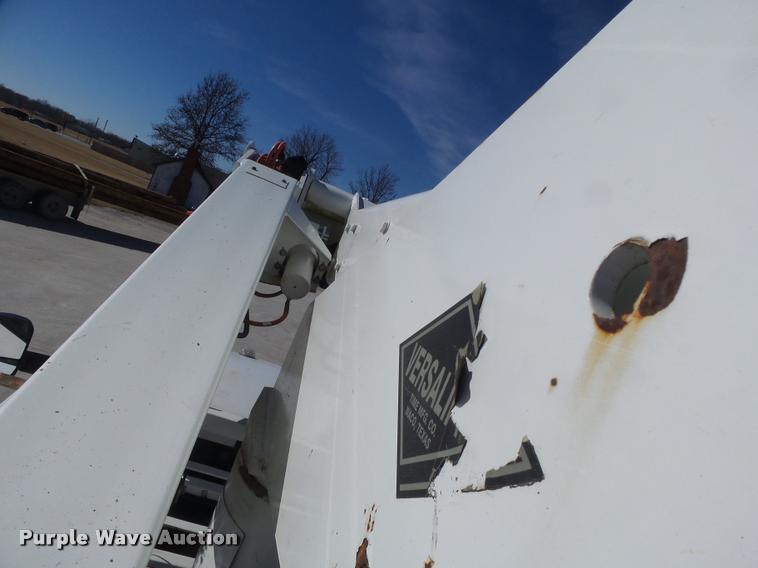 image for item DA3326 2011 Dodge Ram 5500 bucket truck