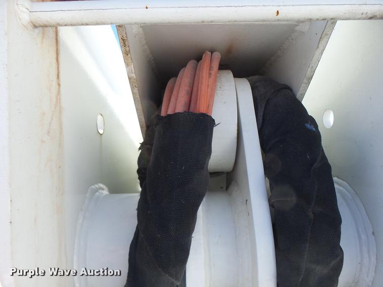 image for item DA3326 2011 Dodge Ram 5500 bucket truck