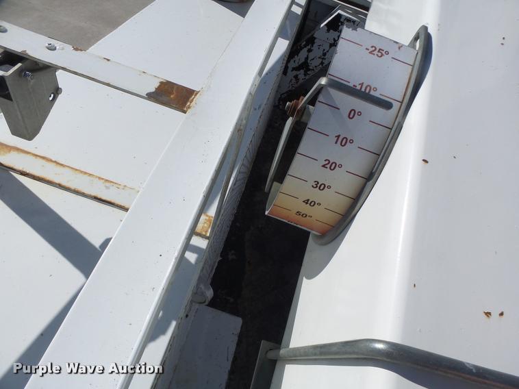 image for item DA3326 2011 Dodge Ram 5500 bucket truck