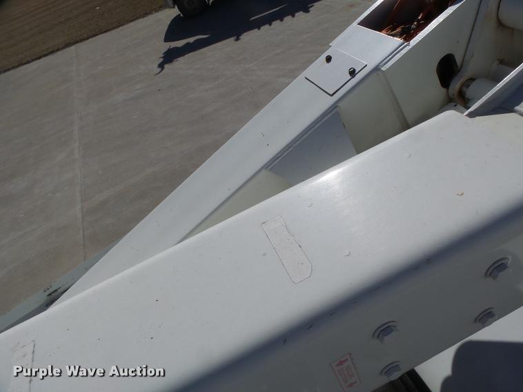 image for item DA3326 2011 Dodge Ram 5500 bucket truck