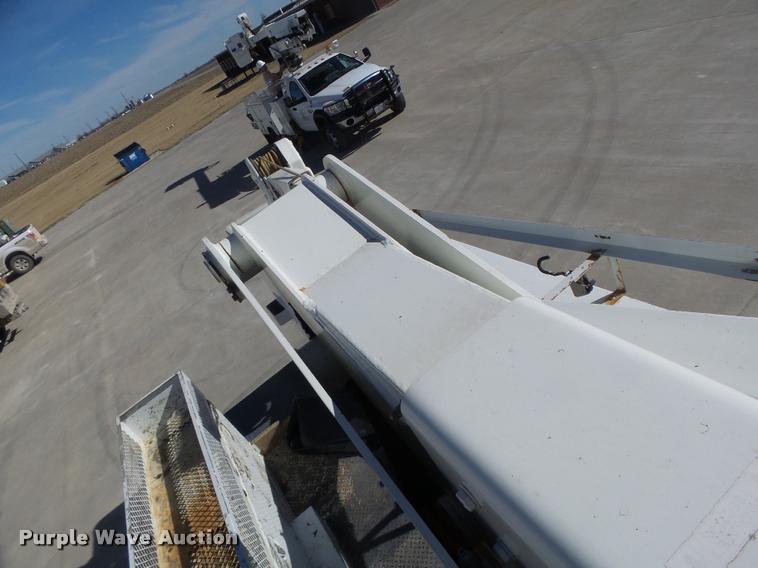 image for item DA3326 2011 Dodge Ram 5500 bucket truck