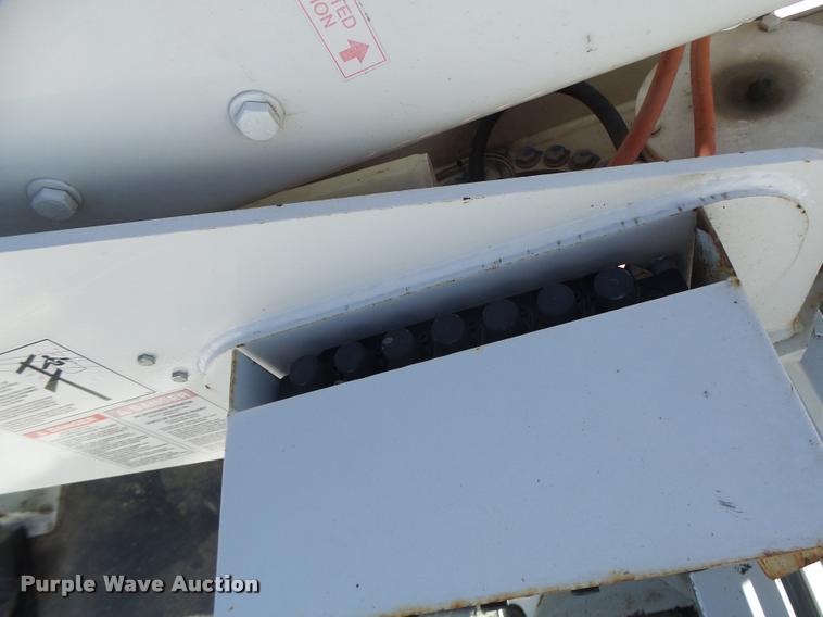 image for item DA3326 2011 Dodge Ram 5500 bucket truck