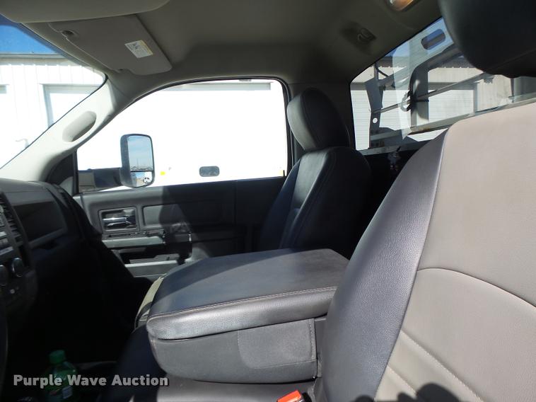 image for item DA3326 2011 Dodge Ram 5500 bucket truck