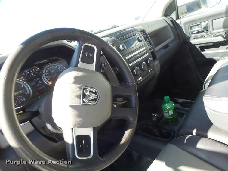 image for item DA3326 2011 Dodge Ram 5500 bucket truck