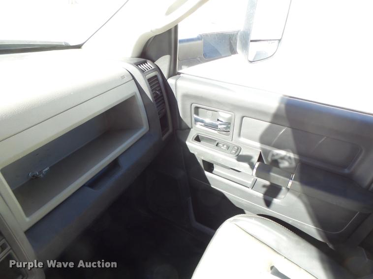 image for item DA3326 2011 Dodge Ram 5500 bucket truck