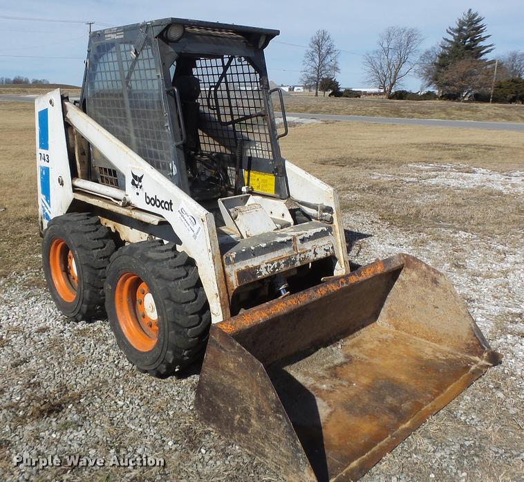 image for item DA3328 Bobcat 743 skid steer