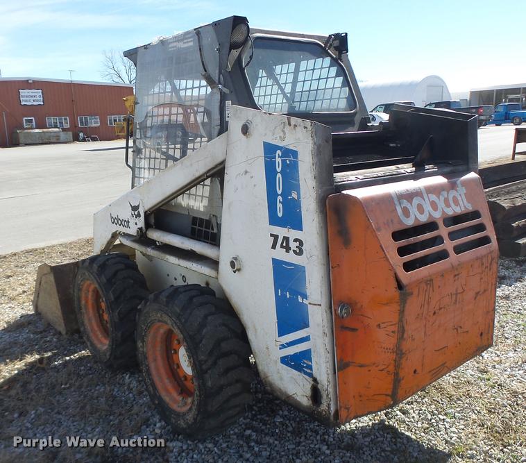 image for item DA3328 Bobcat 743 skid steer