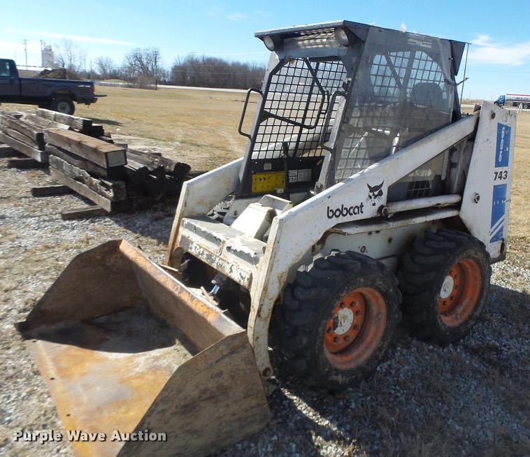 image for item DA3328 Bobcat 743 skid steer