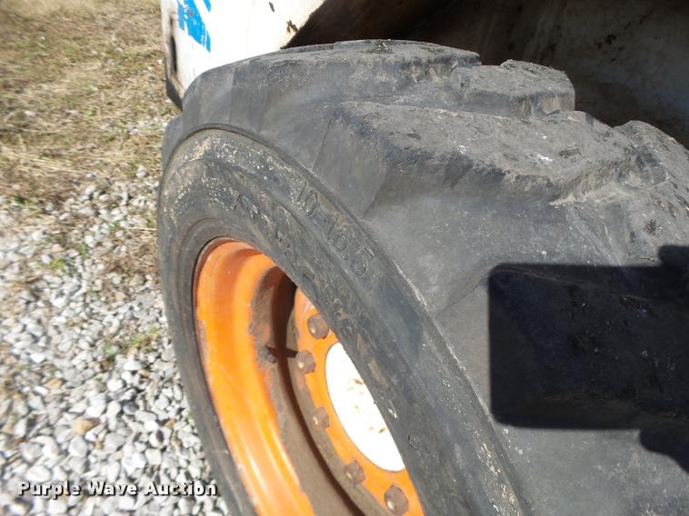 image for item DA3328 Bobcat 743 skid steer