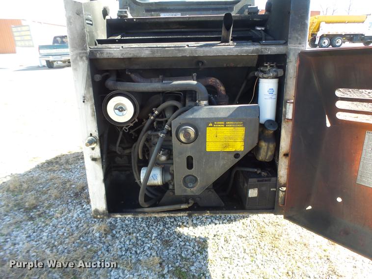 image for item DA3328 Bobcat 743 skid steer