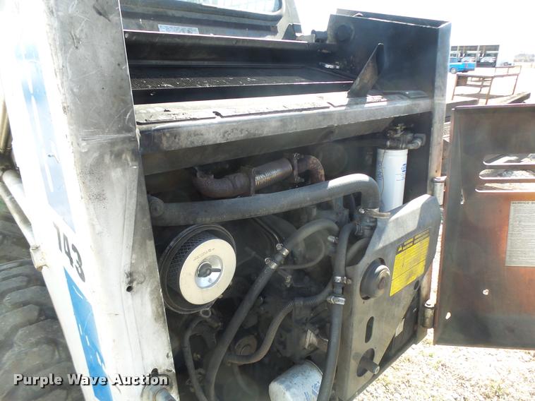 image for item DA3328 Bobcat 743 skid steer
