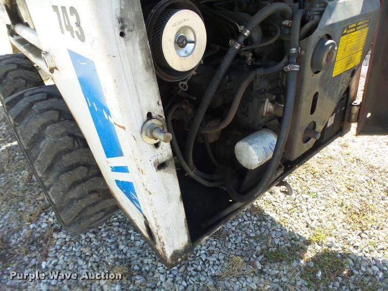 image for item DA3328 Bobcat 743 skid steer