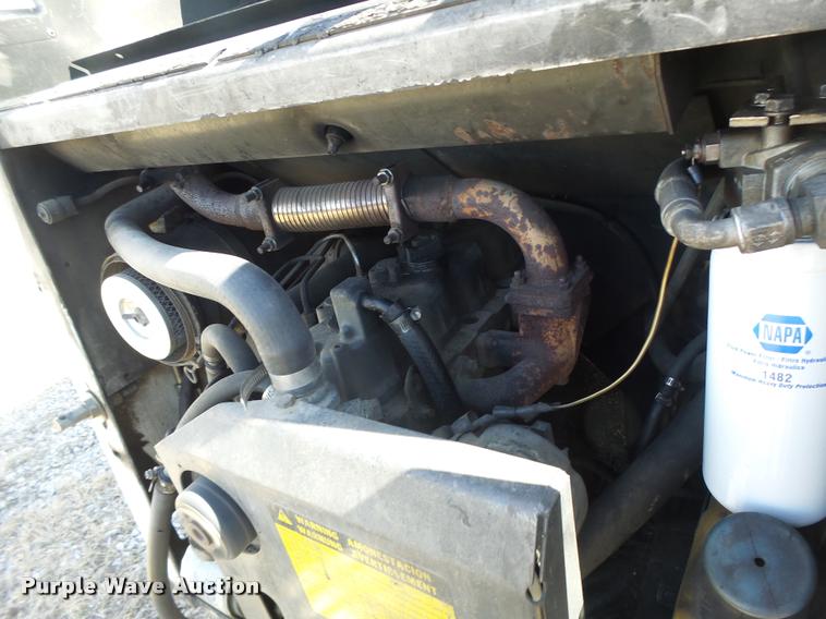 image for item DA3328 Bobcat 743 skid steer