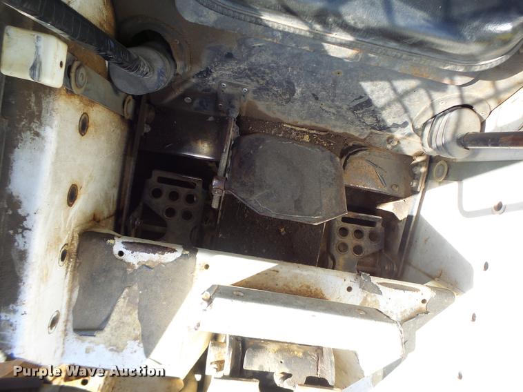 image for item DA3328 Bobcat 743 skid steer
