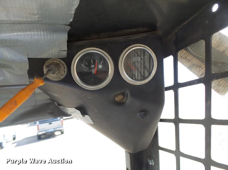 image for item DA3328 Bobcat 743 skid steer