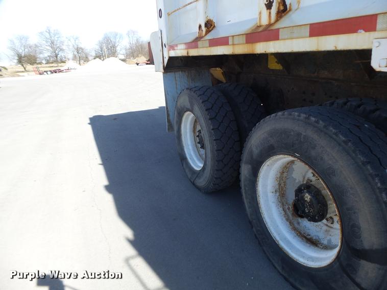 image for item DA3329 1994 Chevrolet Kodiak dump truck