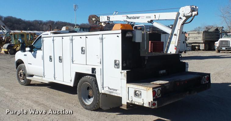 image for item DA4020 2002 Ford F550 service truck with crane