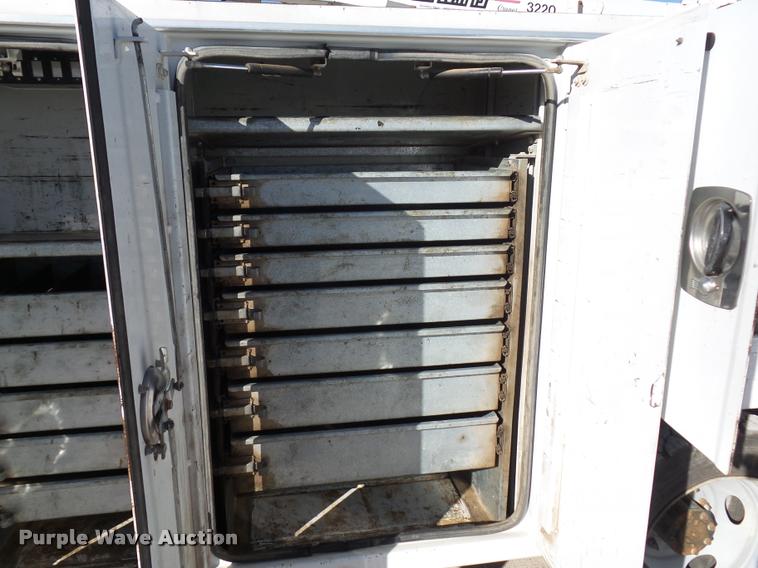 image for item DA4020 2002 Ford F550 service truck with crane