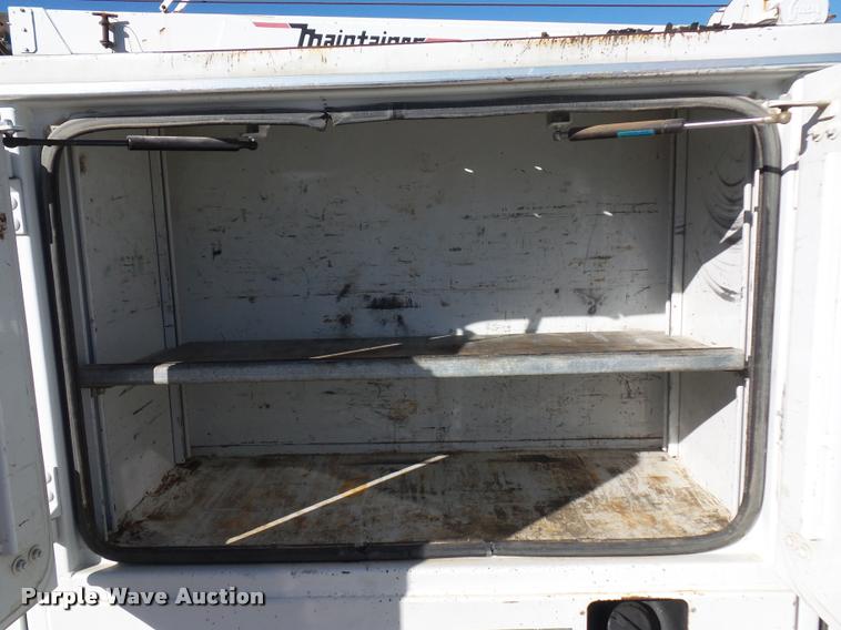 image for item DA4020 2002 Ford F550 service truck with crane