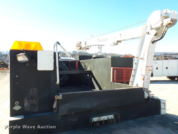 image for item DA4020 2002 Ford F550 service truck with crane