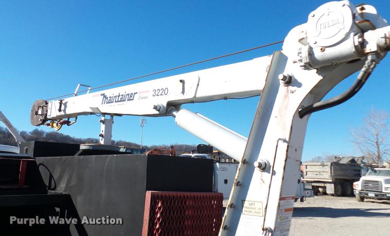 image for item DA4020 2002 Ford F550 service truck with crane