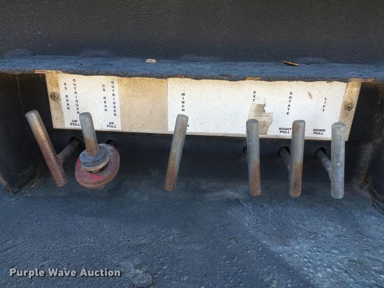 image for item DA4020 2002 Ford F550 service truck with crane