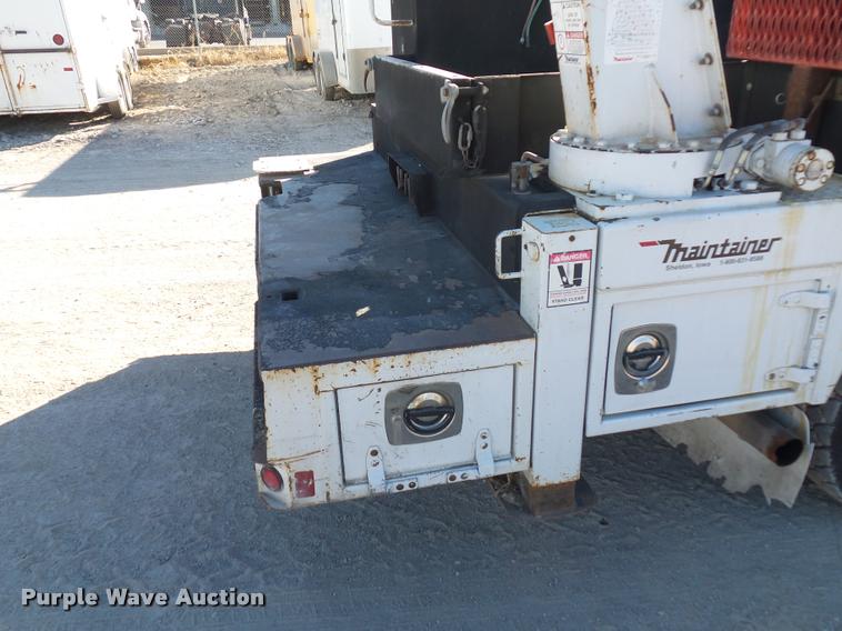 image for item DA4020 2002 Ford F550 service truck with crane