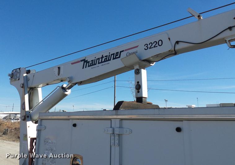 image for item DA4020 2002 Ford F550 service truck with crane