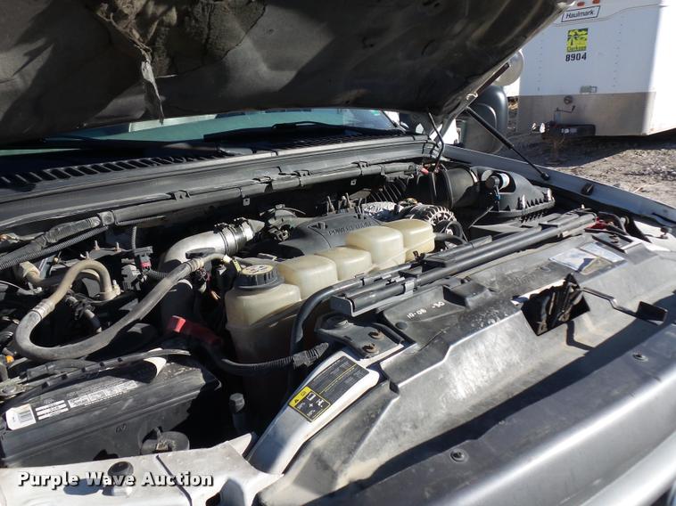 image for item DA4020 2002 Ford F550 service truck with crane