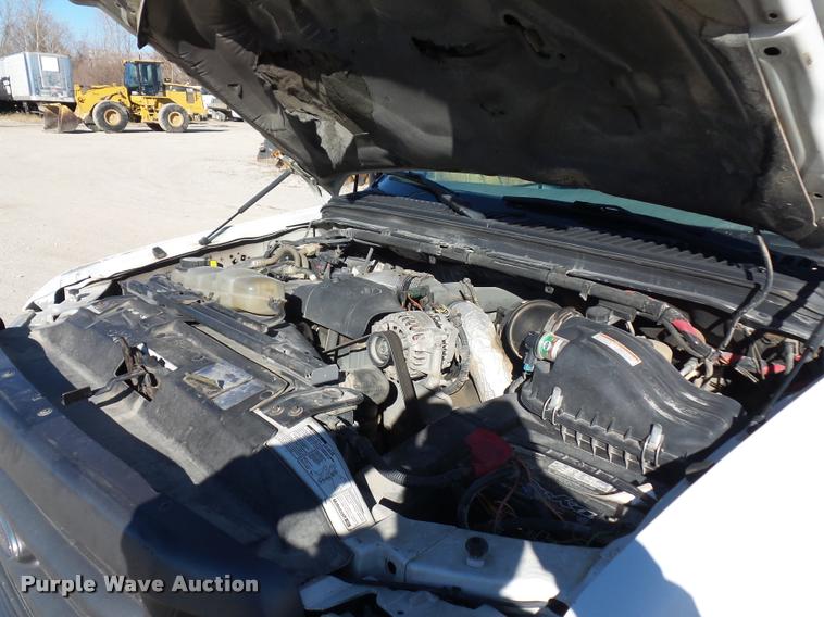 image for item DA4020 2002 Ford F550 service truck with crane