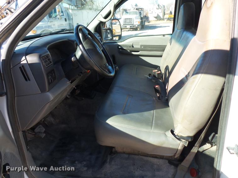 image for item DA4020 2002 Ford F550 service truck with crane