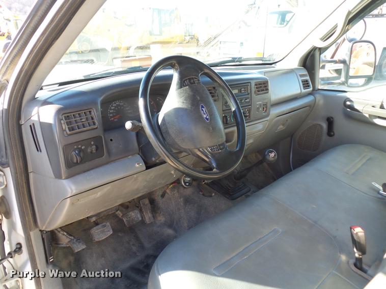 image for item DA4020 2002 Ford F550 service truck with crane